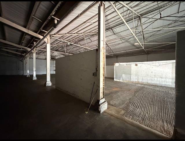 1,000M² WAREHOUSE TO LET IN SPRINGFIELD